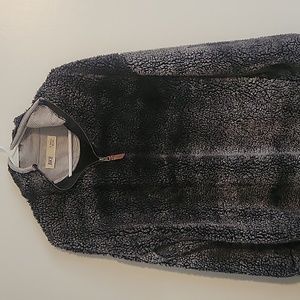 Pullover sweater